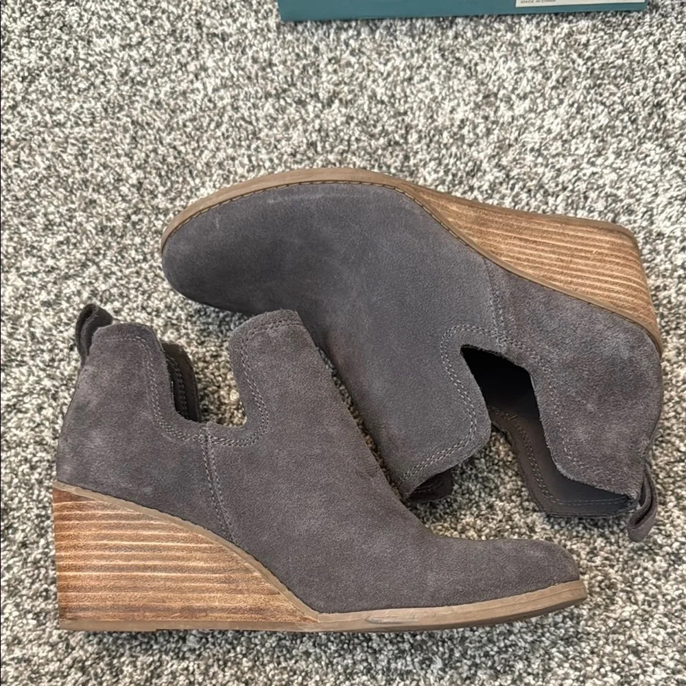 TOMS Women’s Kallie Suede Boots